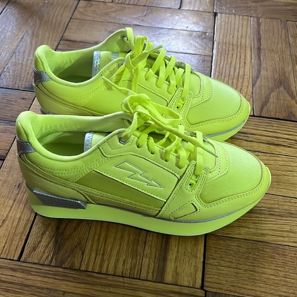 NIB Puma mile rider x emoji retail size: 6 womens - Picture 3 of 10